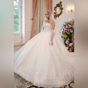 Elegant White Lace Wedding Dress